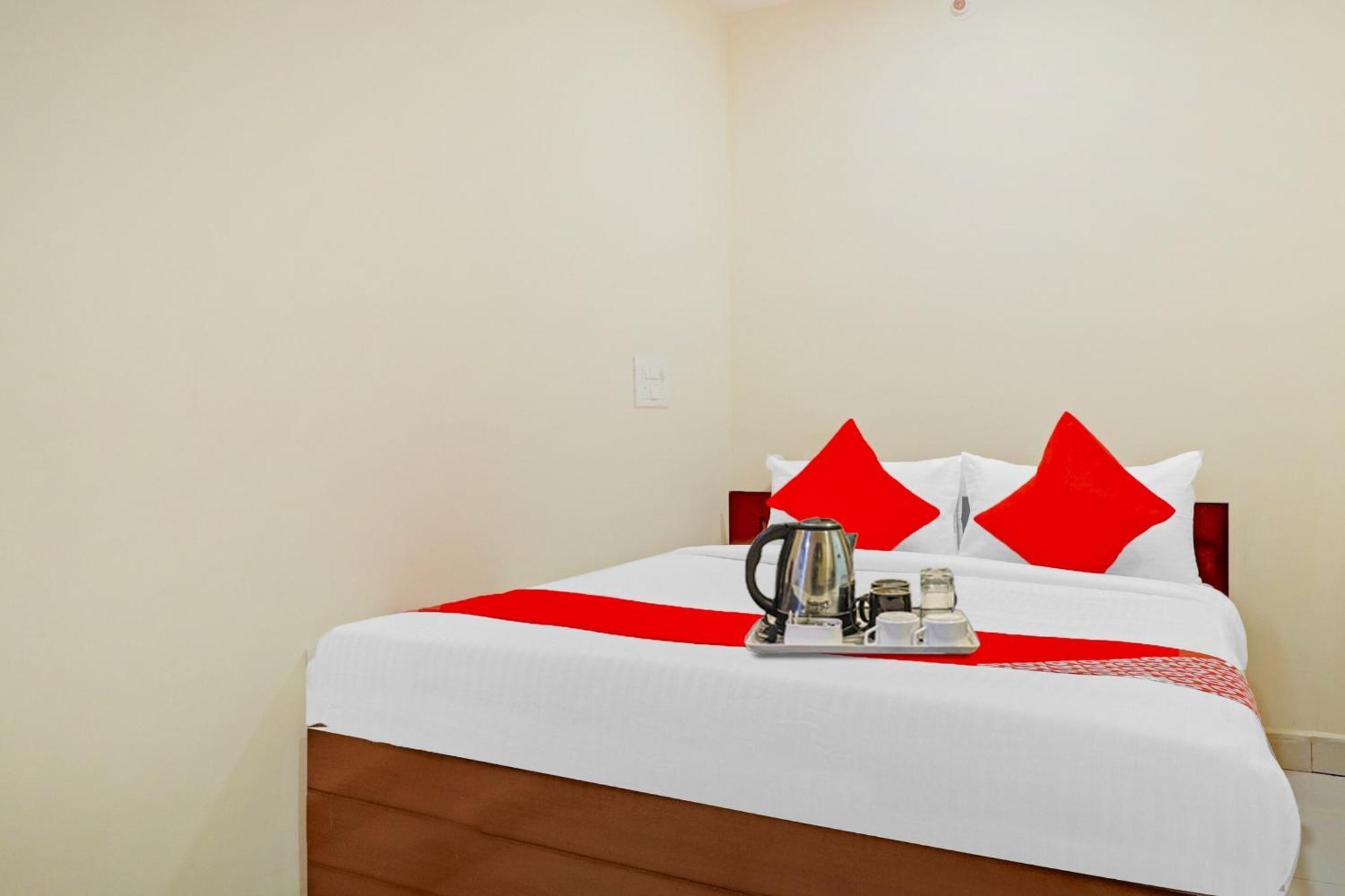 Hotel O Aayush Stay Inn Haïdarabad Extérieur photo