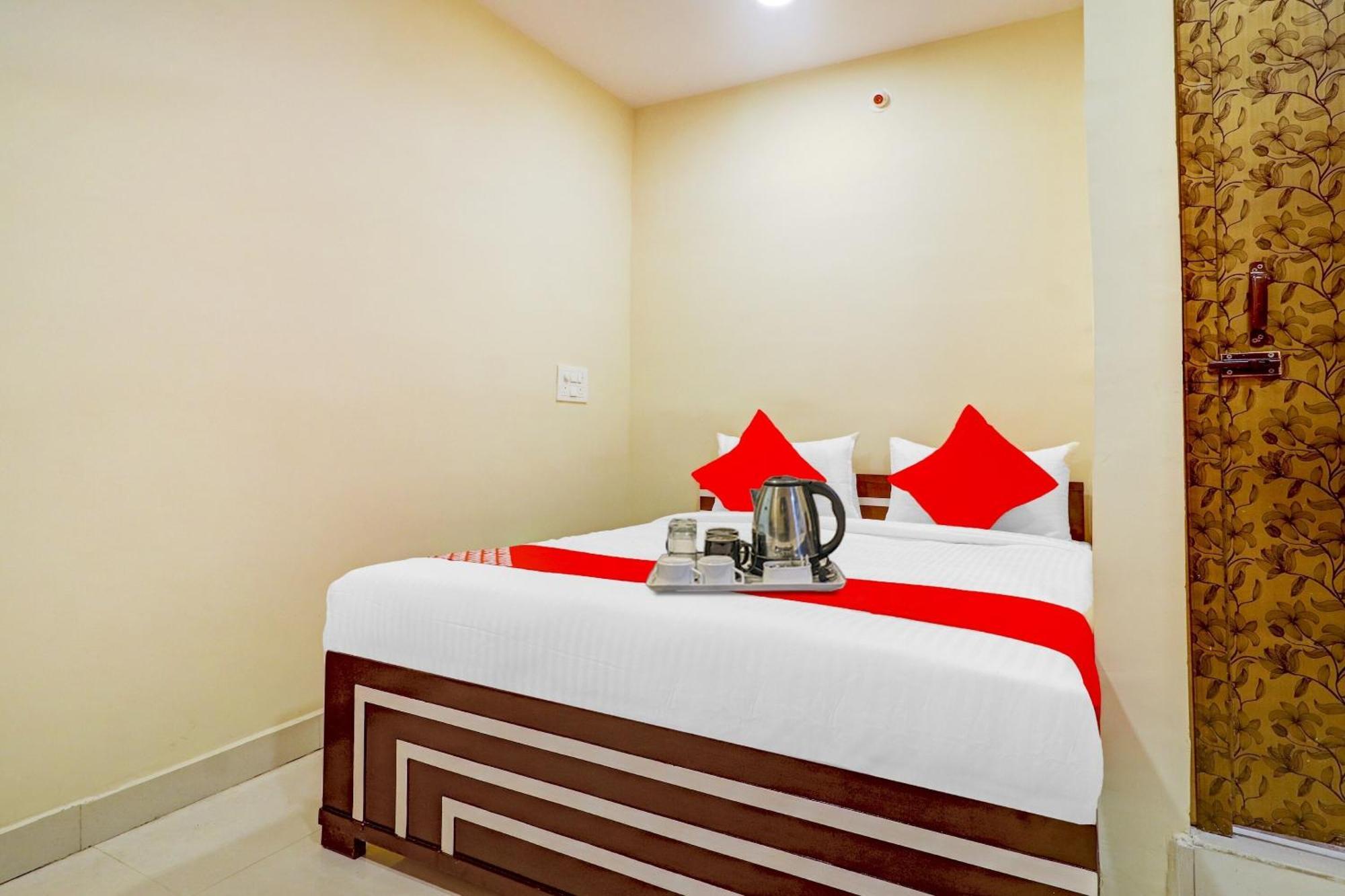 Hotel O Aayush Stay Inn Haïdarabad Extérieur photo