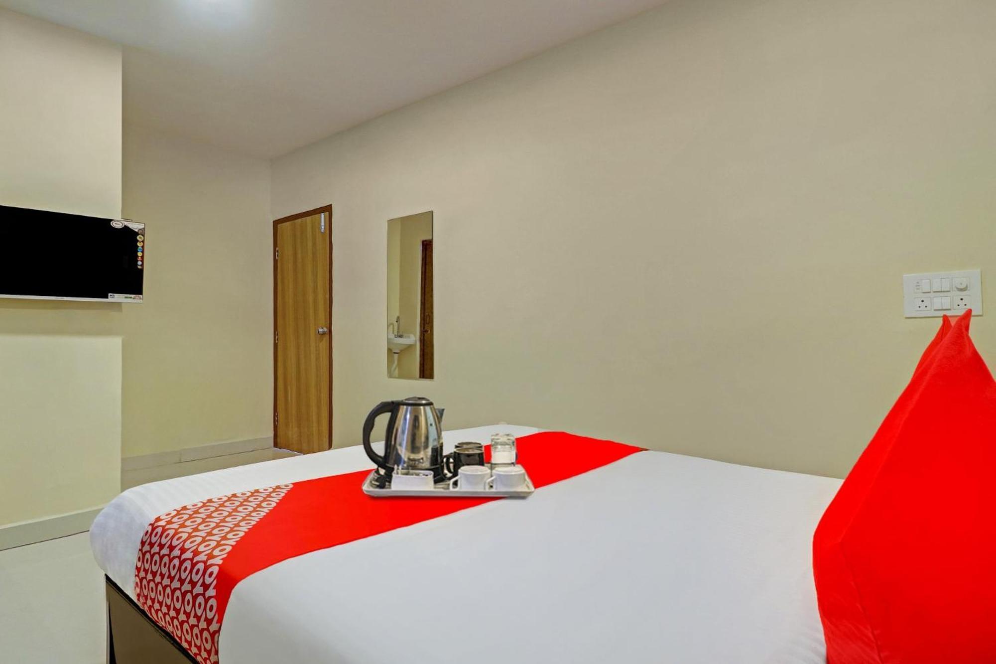 Hotel O Aayush Stay Inn Haïdarabad Extérieur photo
